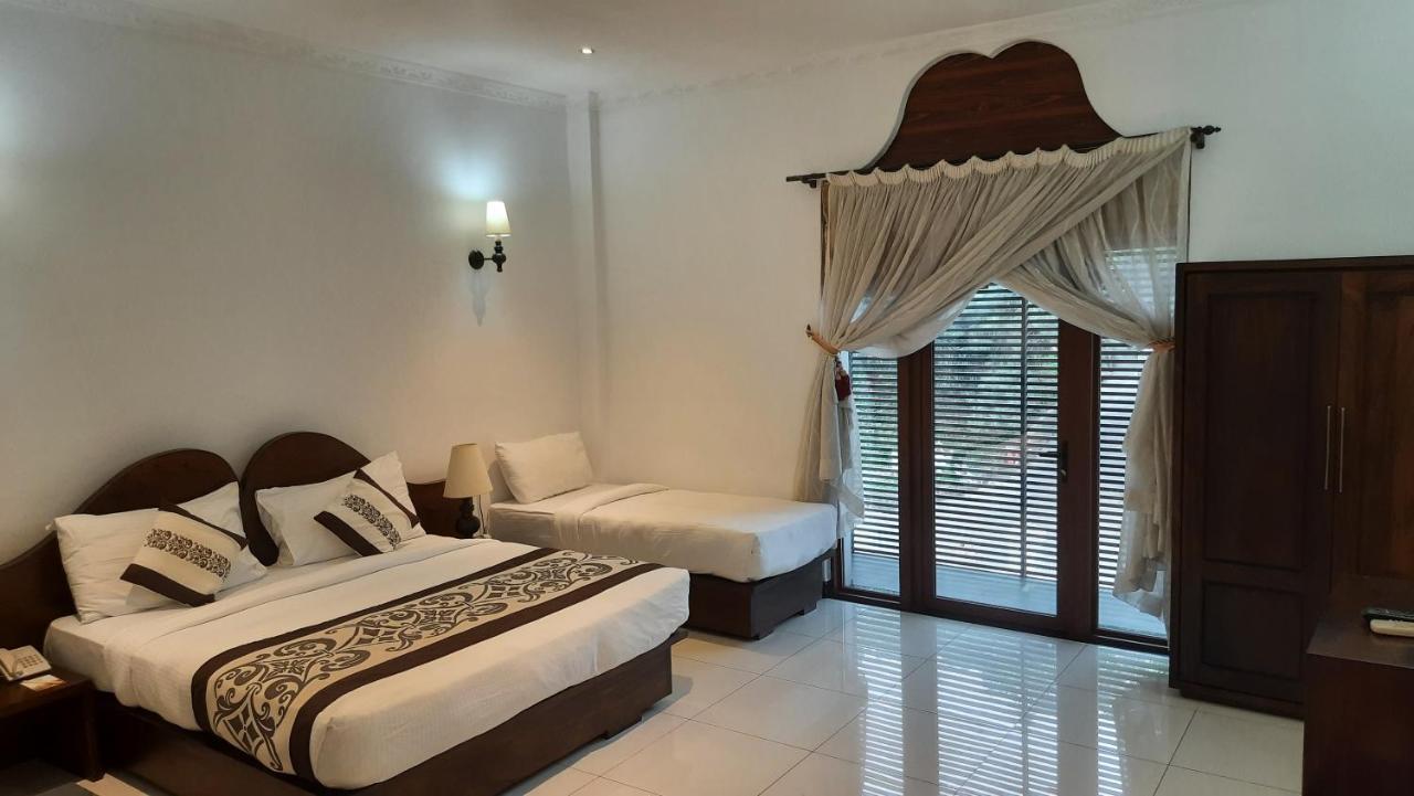 Royal Kandyan Exterior photo