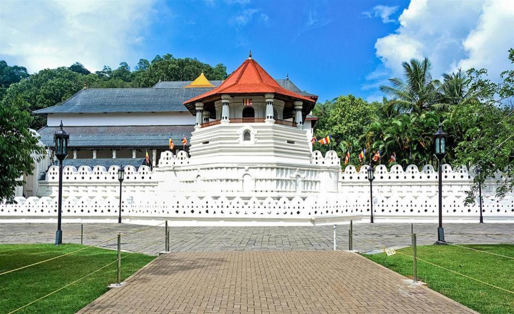Royal Kandyan Exterior photo