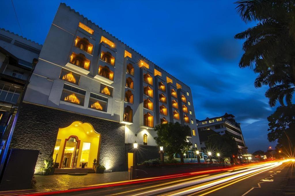 Royal Kandyan Exterior photo